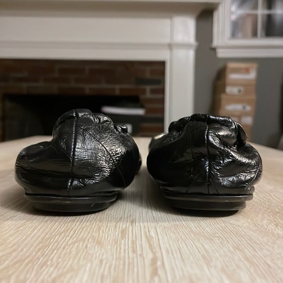 Dolce & Gabbana Black Crinkled Leather Flats - 38.5 - Picture 5 of 10